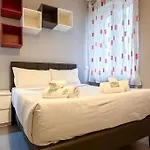Family 2br With Balcony, Near Metro 公寓