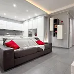 Family 2br With Balcony, Near Metro * 米兰