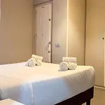Family 2br With Balcony, Near Metro 公寓