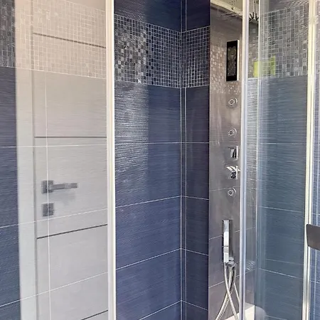 Family 2br With Balcony, Near Metro Milão